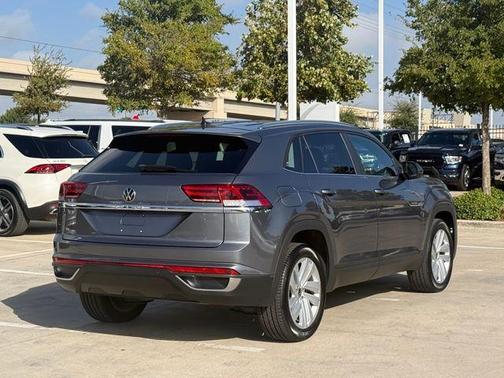 Platinum Gray Metallic 2023 Volkswagen Atlas Cross Sport 2.0T SE w/Technology