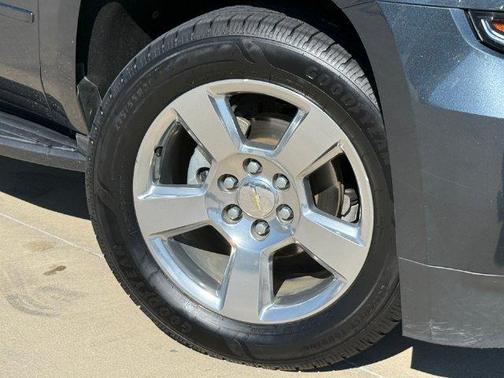 Shadow Gray Metallic 2019 Chevrolet Suburban LS