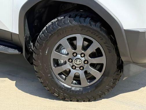 Ice 2024 Toyota Land Cruiser Base