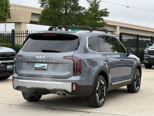Silver 2024 Kia Telluride EX