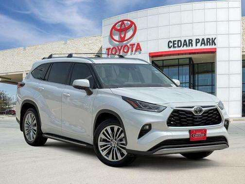 Pearl 2025 Toyota Highlander Hybrid Platinum
