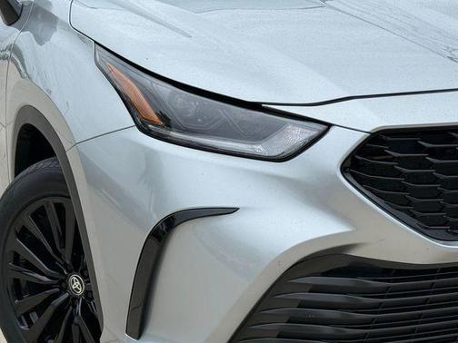 Celestial Silver Metallic 2025 Toyota Highlander XSE