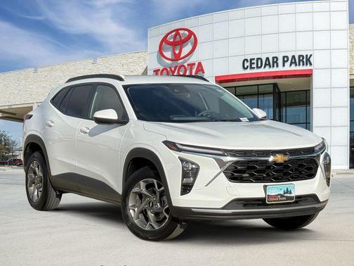 Summit White 2025 Chevrolet Trax LT