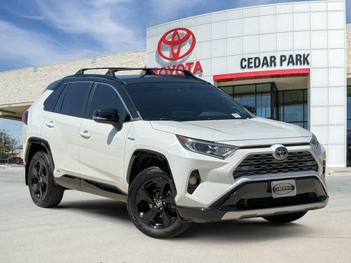 Blizzard Pearl 2020 Toyota RAV4 Hybrid XSE