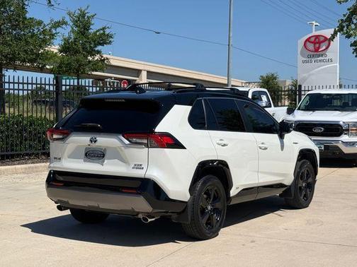 Blizzard Pearl 2020 Toyota RAV4 Hybrid XSE