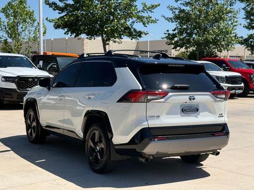 Blizzard Pearl 2020 Toyota RAV4 Hybrid XSE
