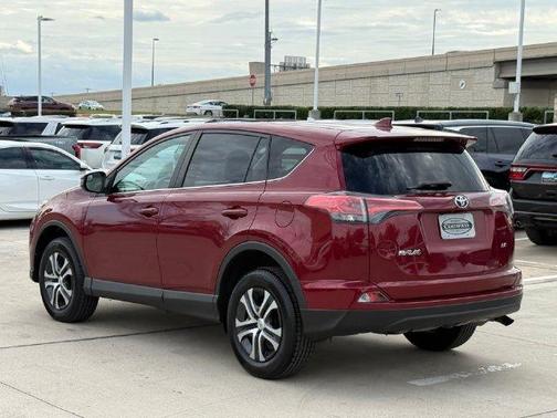 Ruby Flare Pearl 2018 Toyota RAV4 LE