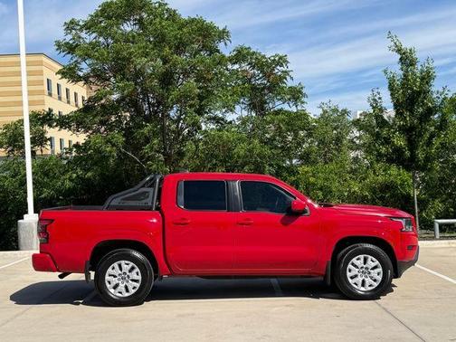 Red Alert 2022 Nissan Frontier SV