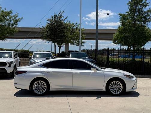 White Pearl 2019 Lexus ES 350 Ultra Luxury