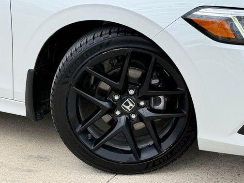 Platinum White 2022 Honda Civic Sport