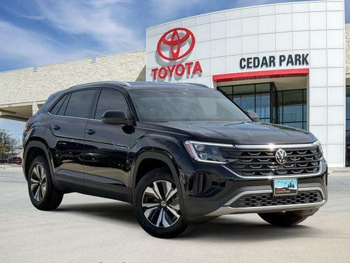 Deep Black Pearl Effect 2026 Volkswagen Atlas Cross Sport 2.0T SE