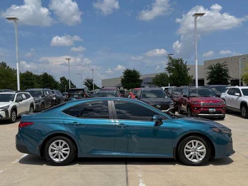 Ocean 2025 Toyota Camry LE