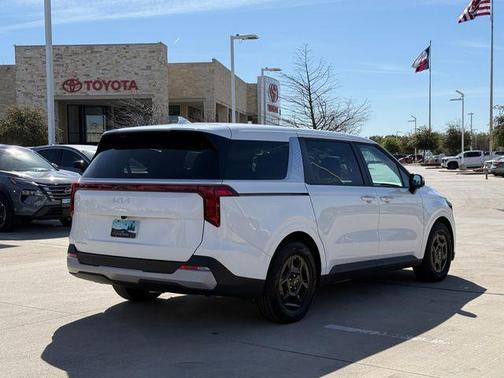 2025 Kia Carnival LXS