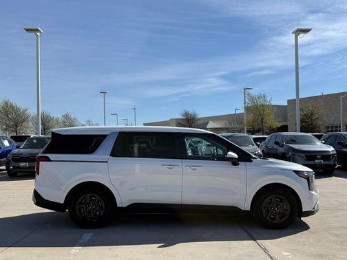 2025 Kia Carnival LXS