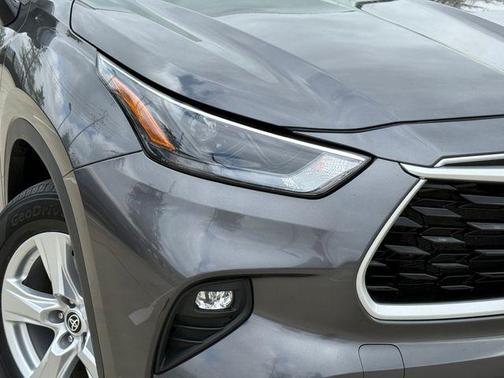 Magnetic Gray 2024 Toyota Highlander LE