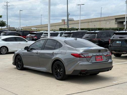 Metal 2025 Toyota Camry SE