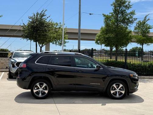 Diamond Black 2019 Jeep Cherokee Limited