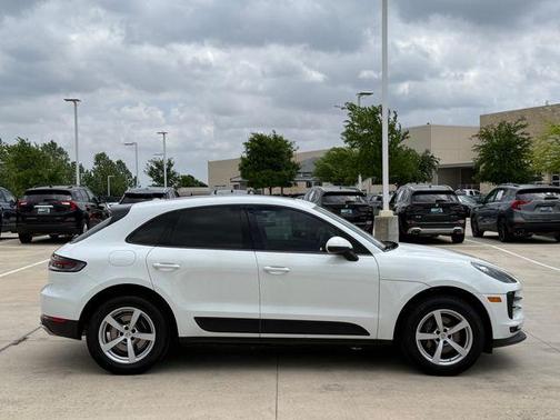 White 2019 Porsche Macan Base