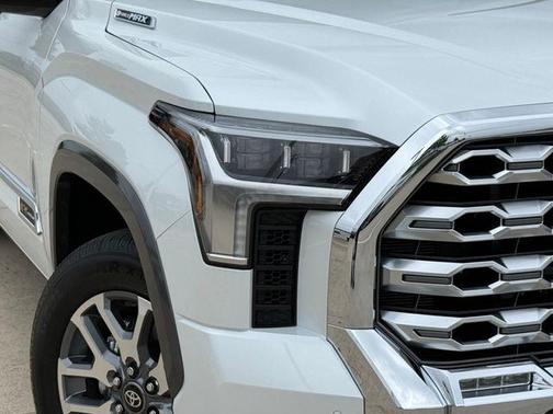 Pearl 2025 Toyota Tundra Hybrid 1794 Edition