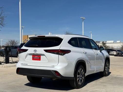 2025 Toyota Highlander XLE