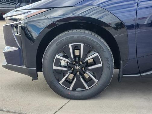 2026 Toyota bZ XLE PLUS
