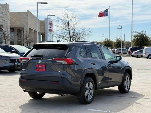 2025 Toyota RAV4 Hybrid LE