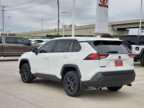 Ice 2024 Toyota RAV4 LE