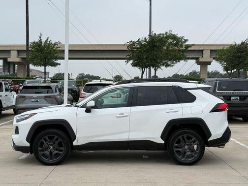 Ice 2023 Toyota RAV4 Adventure