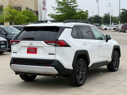 Ice 2023 Toyota RAV4 Adventure