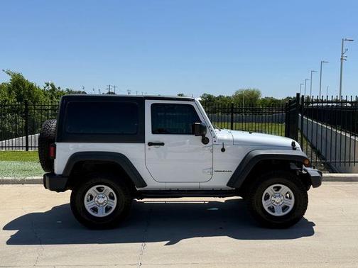 Bright White Clearcoat 2014 Jeep Wrangler Sport