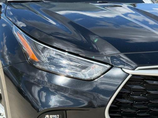 2025 Toyota Highlander LE