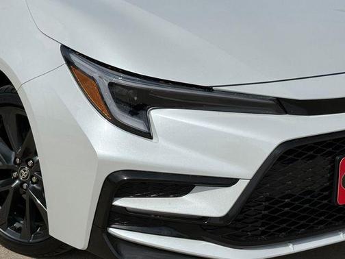 Pearl 2026 Toyota Corolla SE