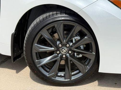 Pearl 2026 Toyota Corolla SE