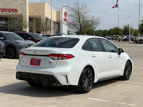 Pearl 2026 Toyota Corolla SE