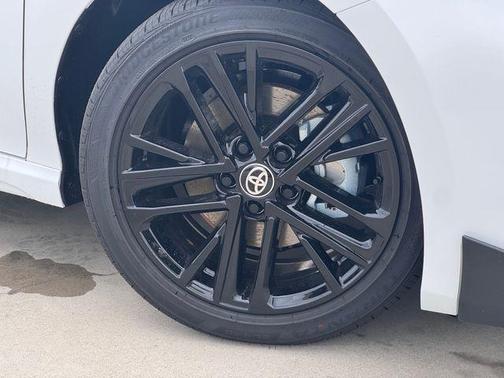 Ice 2026 Toyota Camry SE