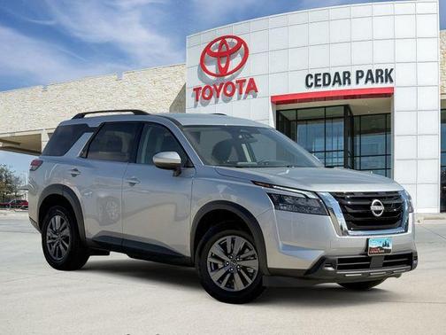 Brilliant Silver Metallic 2025 Nissan Pathfinder SV