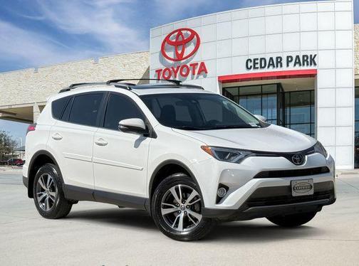 Super White 2018 Toyota RAV4 XLE