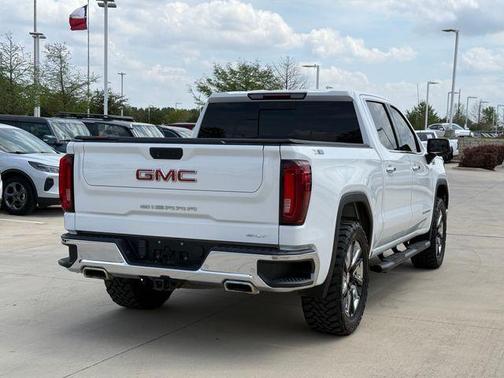 Summit White 2022 GMC Sierra 1500 SLT