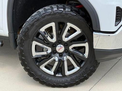 Summit White 2022 GMC Sierra 1500 SLT