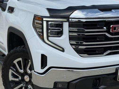 Summit White 2022 GMC Sierra 1500 SLT