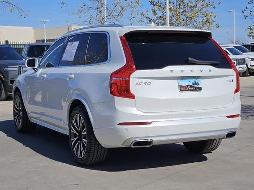 2020 Volvo XC90 T6 Momentum 7 Passenger