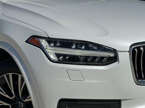 2020 Volvo XC90 T6 Momentum 7 Passenger