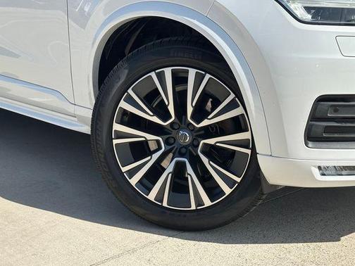 2020 Volvo XC90 T6 Momentum 7 Passenger