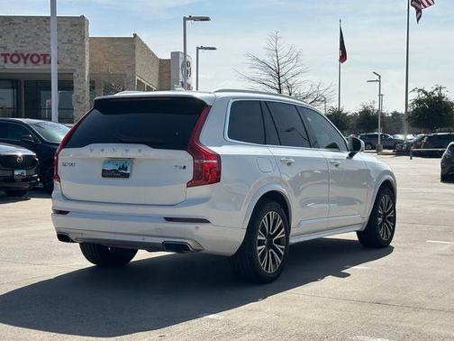 2020 Volvo XC90 T6 Momentum 7 Passenger