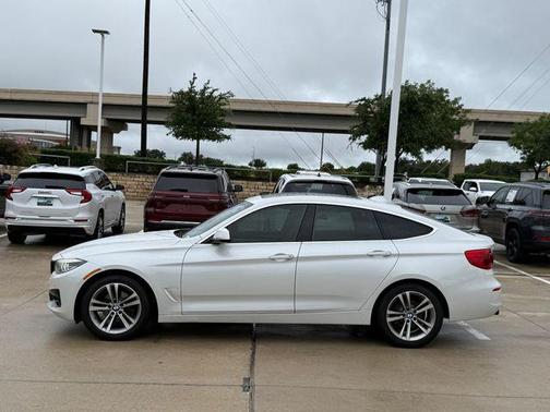 White Metallic 2018 BMW 330 Gran Turismo i xDrive