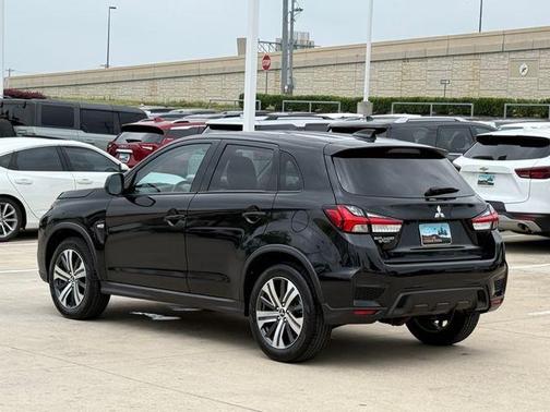 Black 2025 Mitsubishi Outlander Sport 2.0 ES