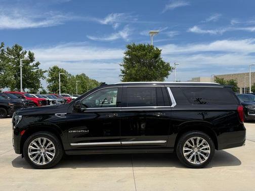 Onyx Black 2021 GMC Yukon XL Denali