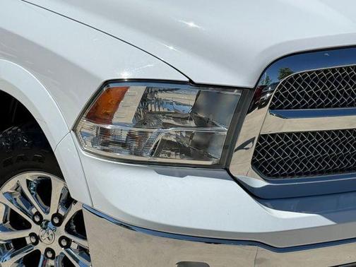 Bright White Clearcoat 2018 RAM 1500 Harvest