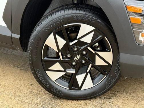 White 2025 Hyundai KONA SEL