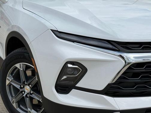 Summit White 2025 Chevrolet Blazer LT